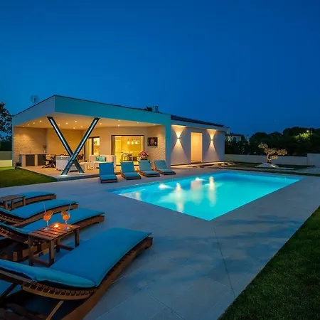 Neue Mit Privatpool, Darts, Bbq * Krnica