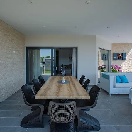 Neue Mit Privatpool, Darts, Bbq * Krnica