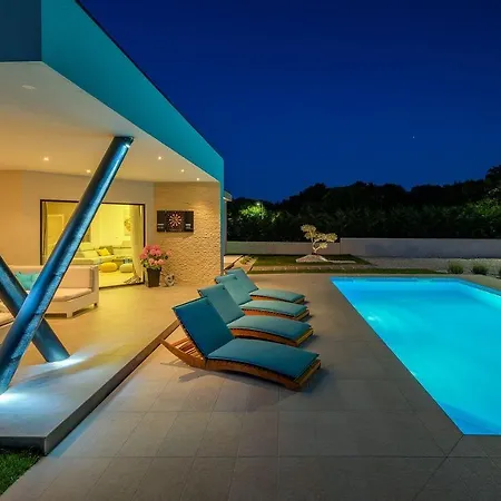 Neue Mit Privatpool, Darts, Bbq * Krnica