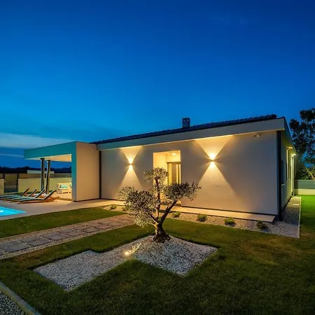 Neue Mit Privatpool, Darts, Bbq Dom wakacyjny Krnica