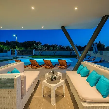 Neue Mit Privatpool, Darts, Bbq Vikendica *